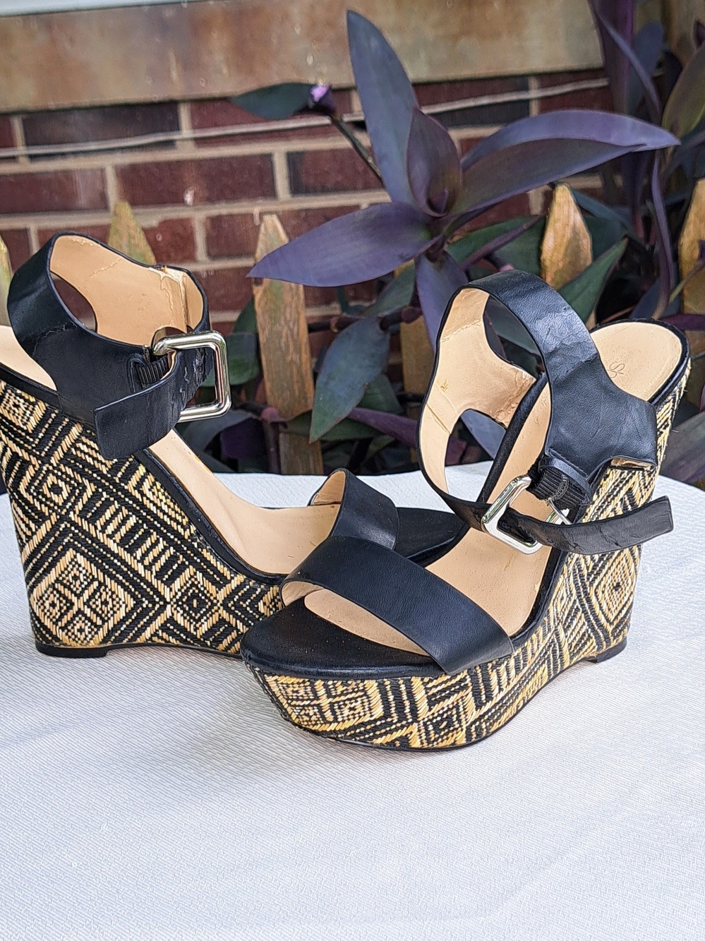 Shoe Dazzle Black Strappy Wedge Sandals with Patterned Platform